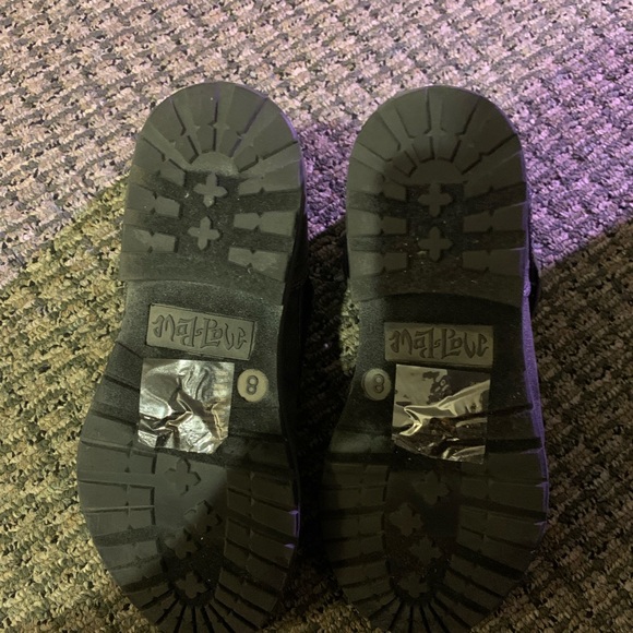 LIKE-NEW BLACKISH-GRAY BOOTS SIZE 8 - Picture 3 of 4